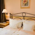 Kachelburg Hotel 3*