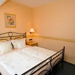 فندق Kachelburg 3*