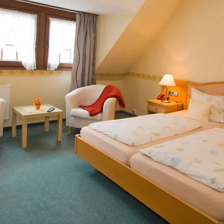 Hotel-garni-kachelburg فندق