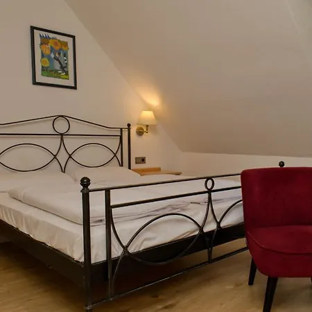 Hotel Hotel-garni-kachelburg 3*